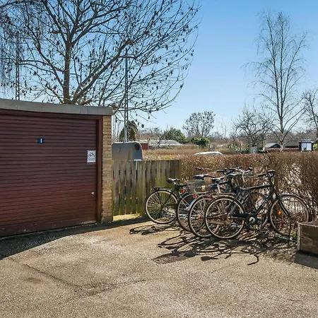 1 Bedroom Amazing In Sv Kopenhag